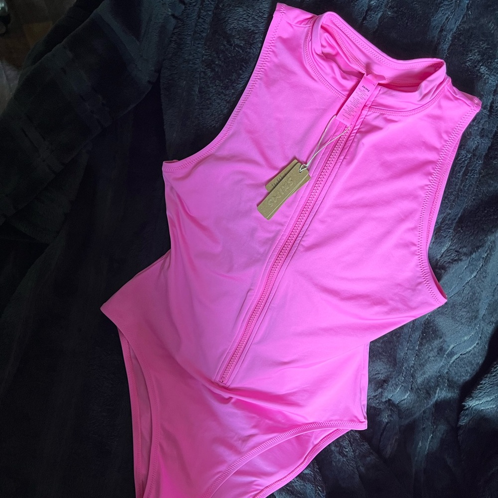 SKIMS Taffy zip up bodysuit/bathing suit